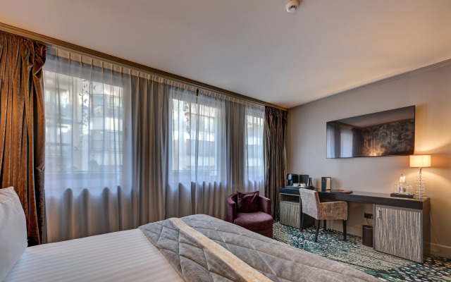 The One Alma Paris