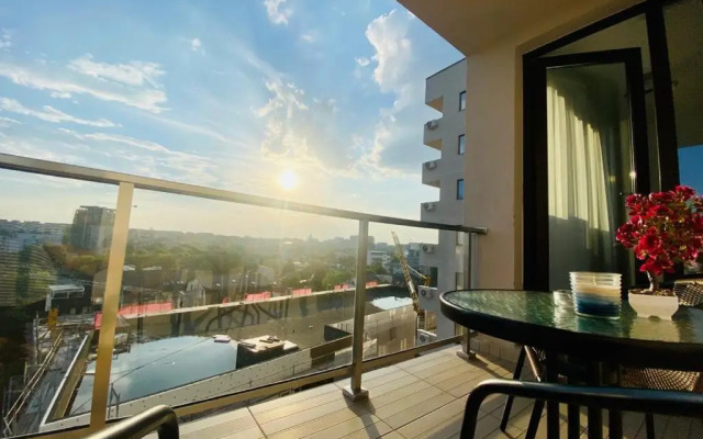 SOHO Apartment - City View with Rooftop Garden