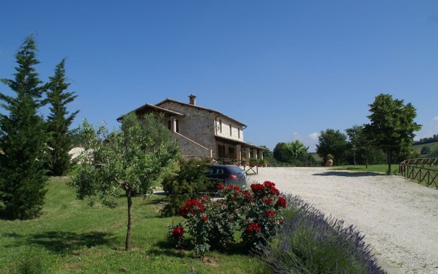 Cosy Apartment With Communal Pool and Stunning Views
