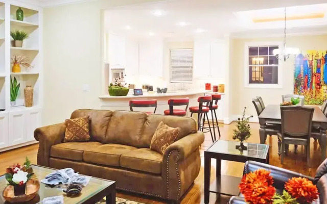 3Bdrm 3.5Bath 9Beds - Museum Parks Zoo