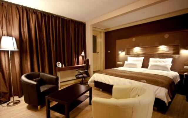 Raadhuis Dinther Suites