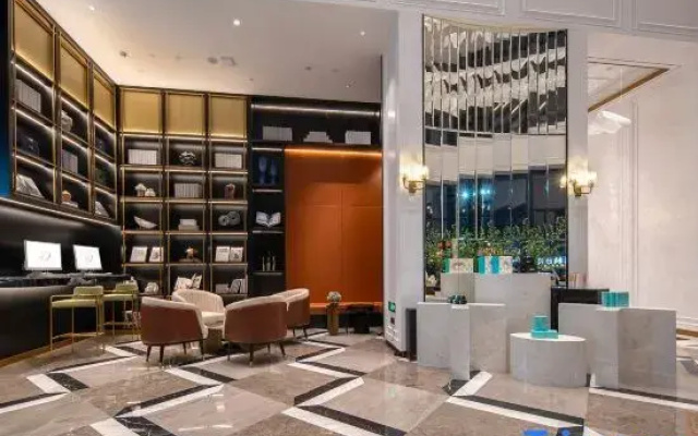 XANA Deluxe Foshan Qiandeng Lake Kingbuy Center Hotel