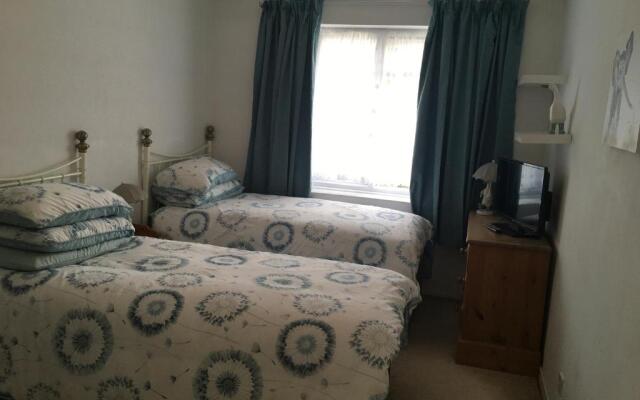 Farnborough Apartment