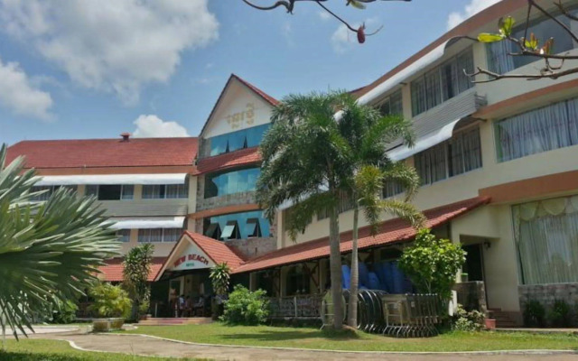 New Beach Hotel