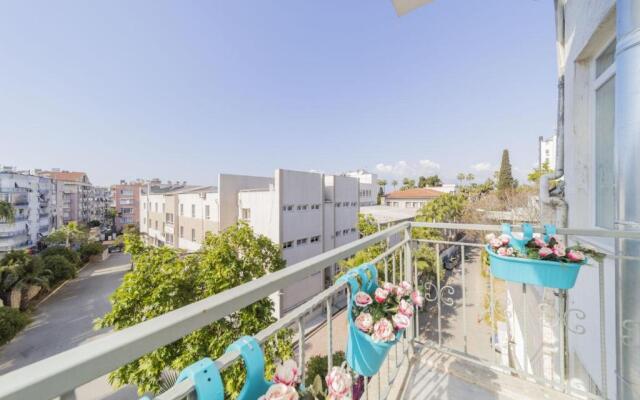 Central Flat Near Seaside In Antalya Muratpasa