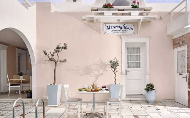 Merovigliosso Studios and Apts.