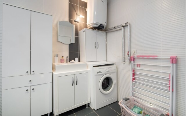 Villa Aris by Villatatilin