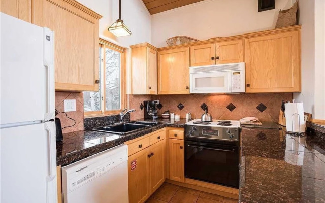 West Condominiums - W3301