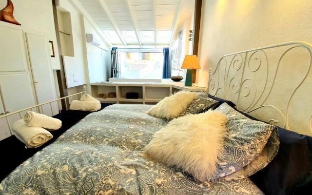 Almocabar Luxury Apartment