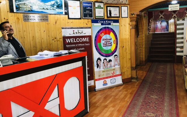 Hotel Glacier Heights