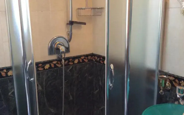 Vladi Luxury Aparthotel