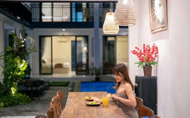 Ratu Ayu Villa Ubud 8 Bedroom Private Pool – People – Ubud