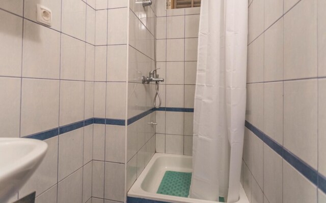 Awesome Home in Bacina With Wifi and 2 Bedrooms