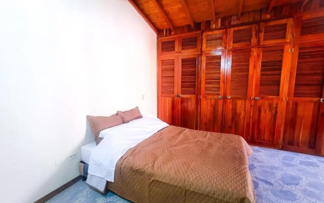 Hostal - Casa Rionegro