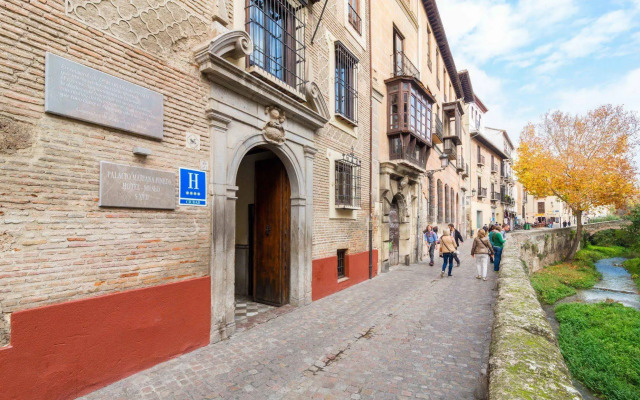 Palacio Mariana Pineda Hotel