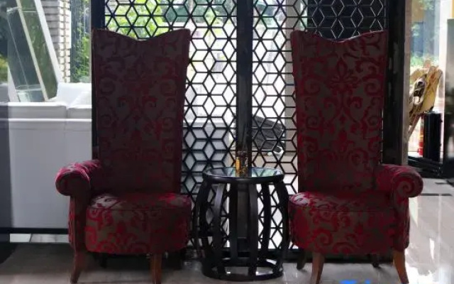 Oriental Courtyard Hotel
