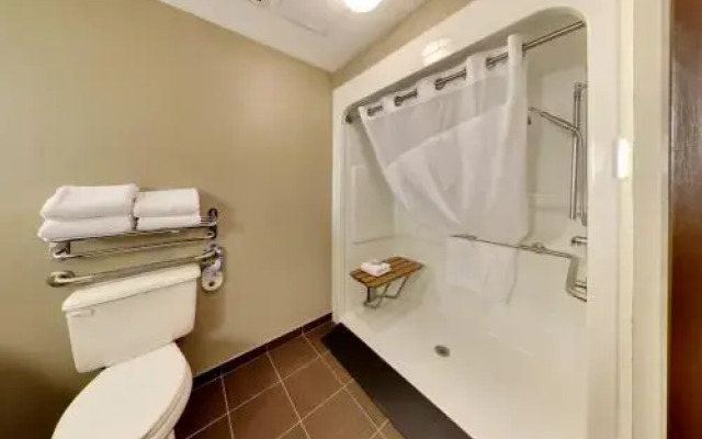 Holiday Inn Express Edmonton-International Airport