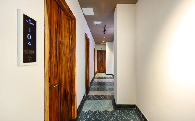 Sky Gem Central Hotel