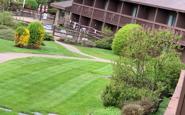 Fireside Inn & Suites Gilford
