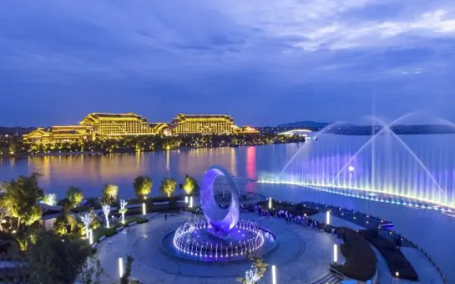 Sky Island Lake Resorts & Hotels