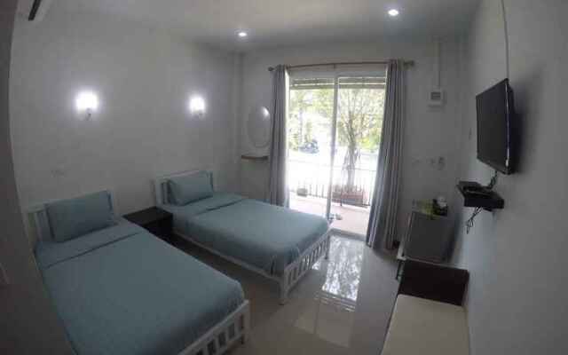 Baan Chom Khao
