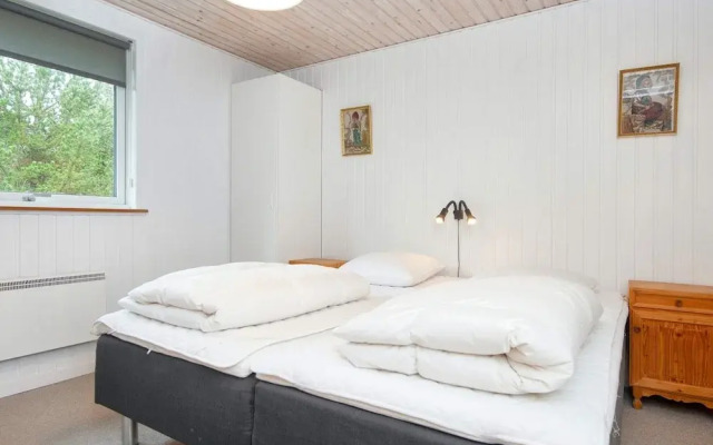 6 Person Holiday Home in Ulfborg