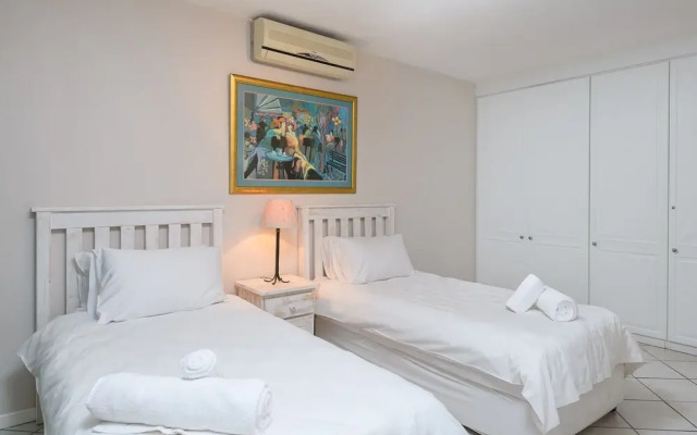 San Lameer Villa Rentals 10304