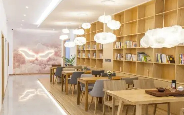 Xi'an Seascape Design Homestay and Travel Rental in Haitang District, Sanya City (Wuzhizhou Branch)