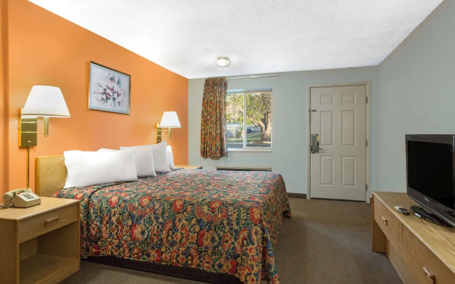 Cedar Valley Inn