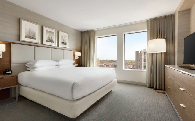 DoubleTree Suites by Hilton Hotel Boston - Cambridge