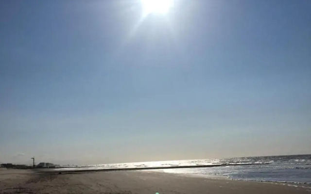 Studio Raversijde with Sea View