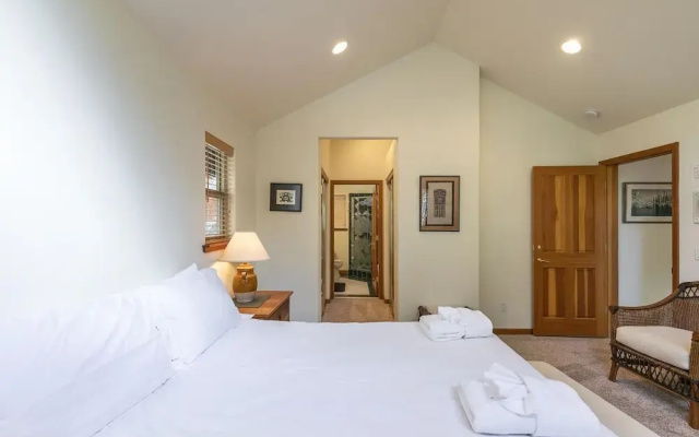 Silver Rock Lodge 5 Bedroom Home