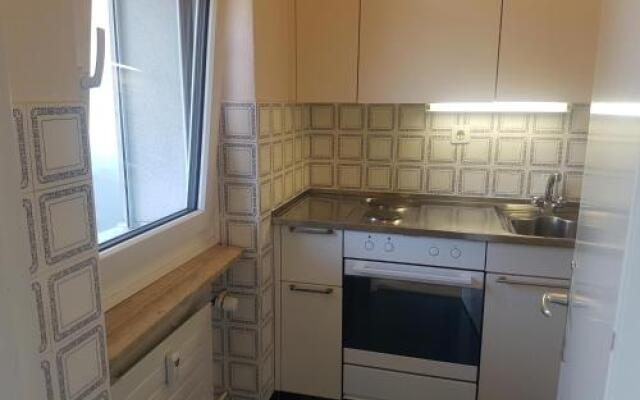 Lovely 1-bedroom rental unit with bath tub.