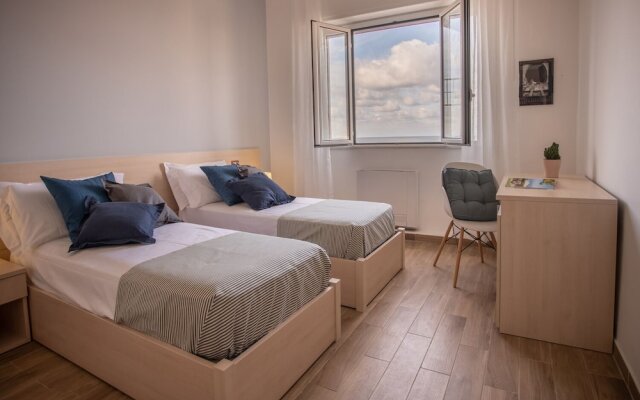 Seaview Rooms in the city center by Wonderful Italy