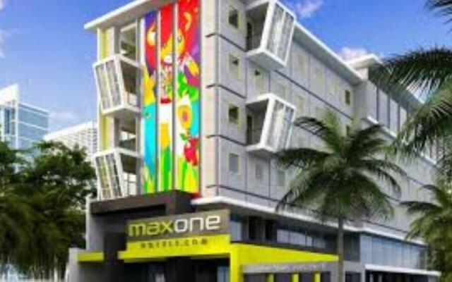 MaxOneHotels at Tidar Surabaya