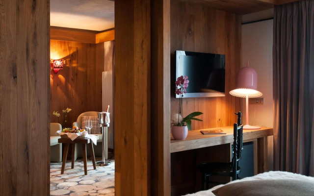 Alexander Charme Hotel