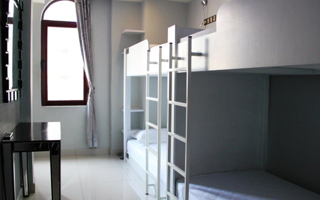 OYO 89494 Max Star Hotel