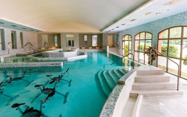 Attractive Holiday Home With two Bathrooms and a Jacuzzi