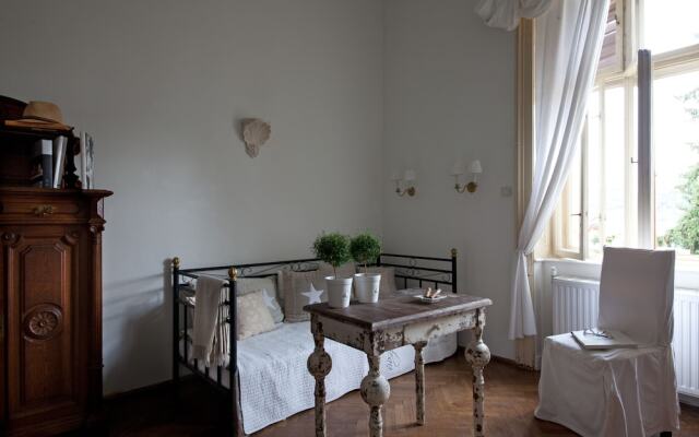 Eva Hof Lakeside Suites