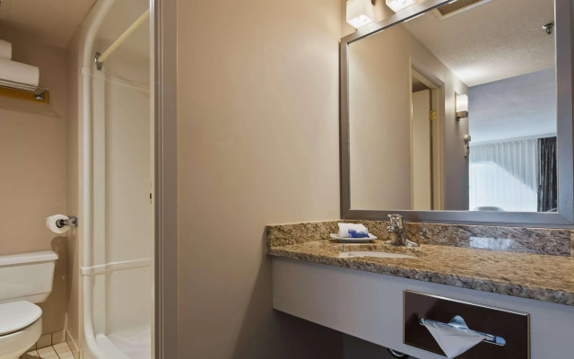 Best Western Plus Lamplighter Inn & Conference Centre