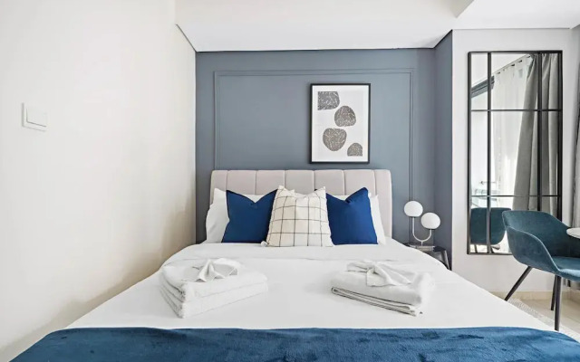 Silkhaus Goldcrest Views 2