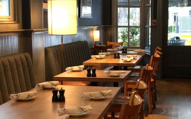 Calistoga Inn Restaurant and Brewery