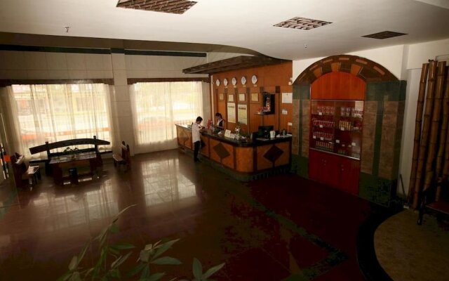Salt Water Hot Spring Mountain Villa