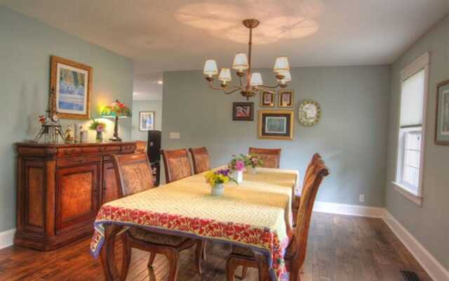 Huckleberry Hill Bed and Breakfast
