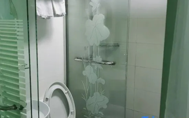 Haiyu Hotel – Bathroom – Shanghai