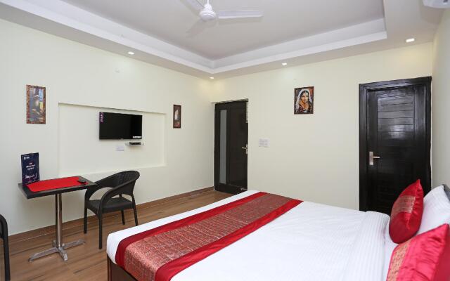 OYO 11090 Maira Homes