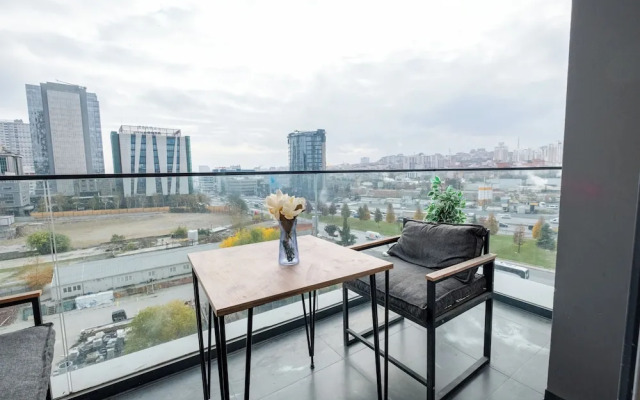 lUX Residence on High Floor 03