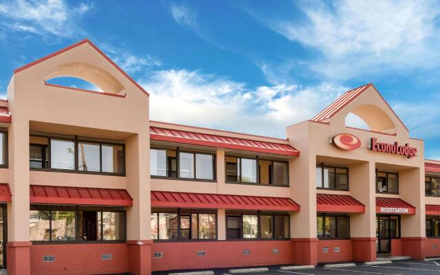 Howard Johnson by Wyndham Malden Boston Area