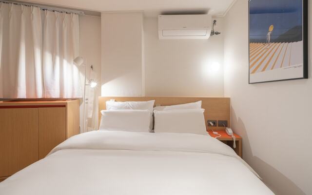 Aank Hotel Guri