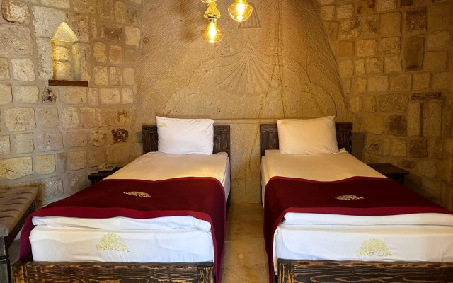 Under Cave Hotel